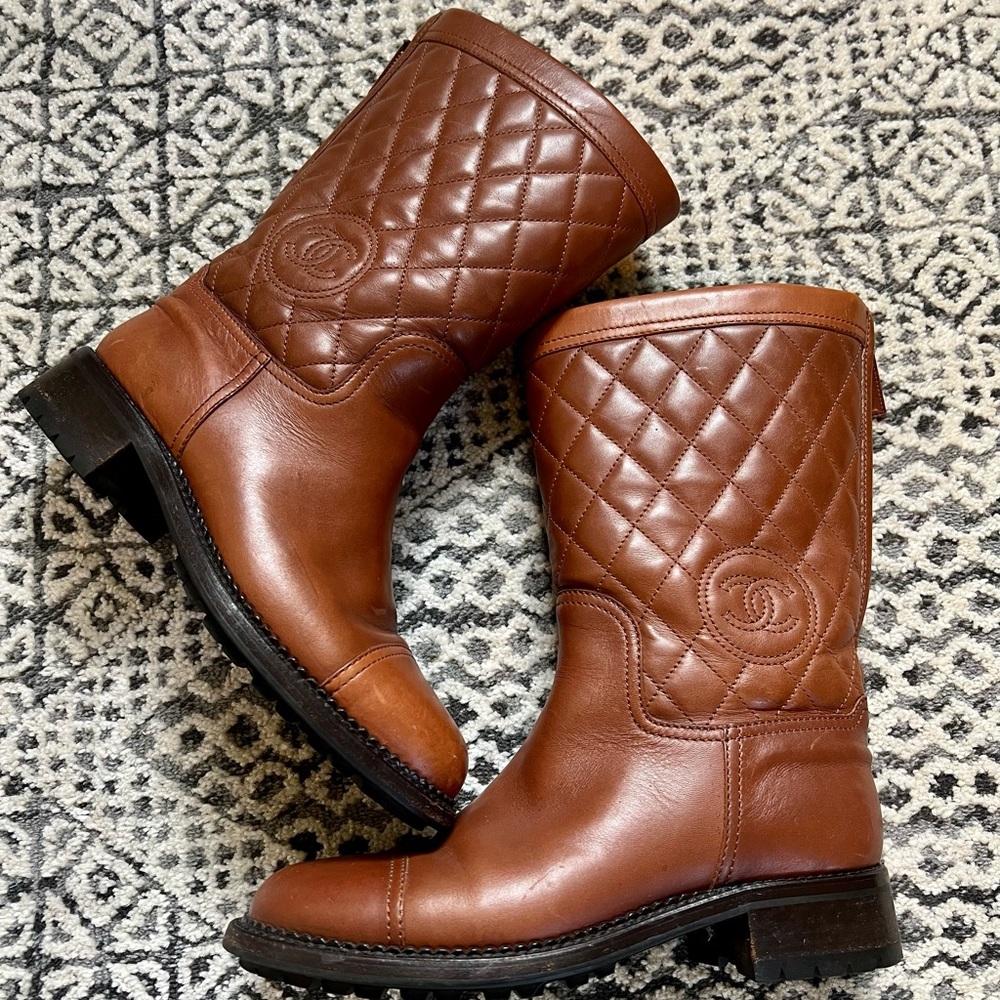 CHANEL BOOTS!!